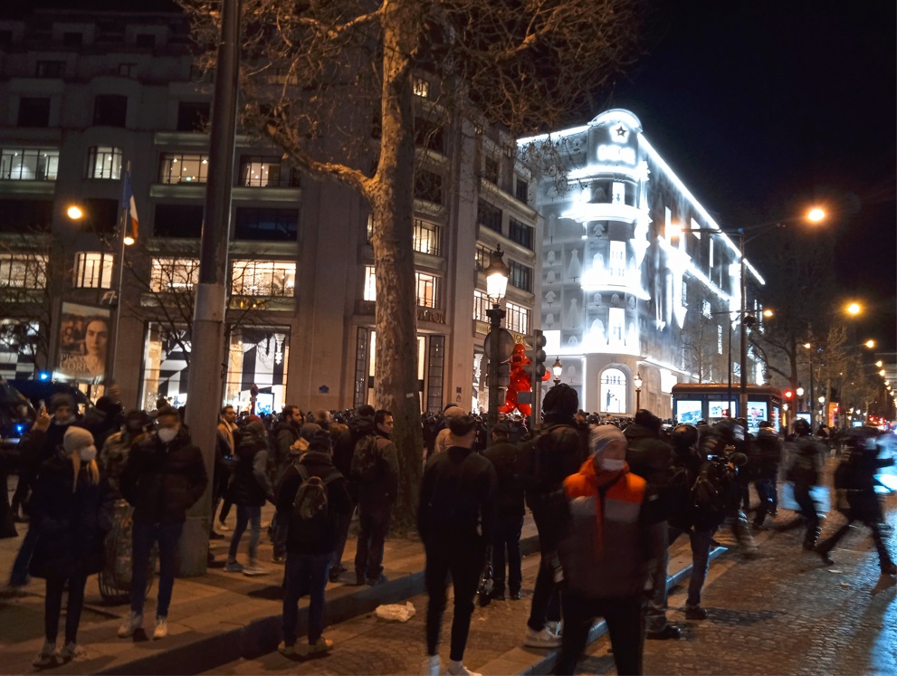 Manif du Convoi de la LIbert sur les Champs Elyses