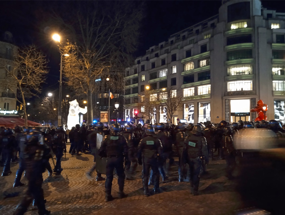 Manif du Convoi de la LIbert sur les Champs Elyses