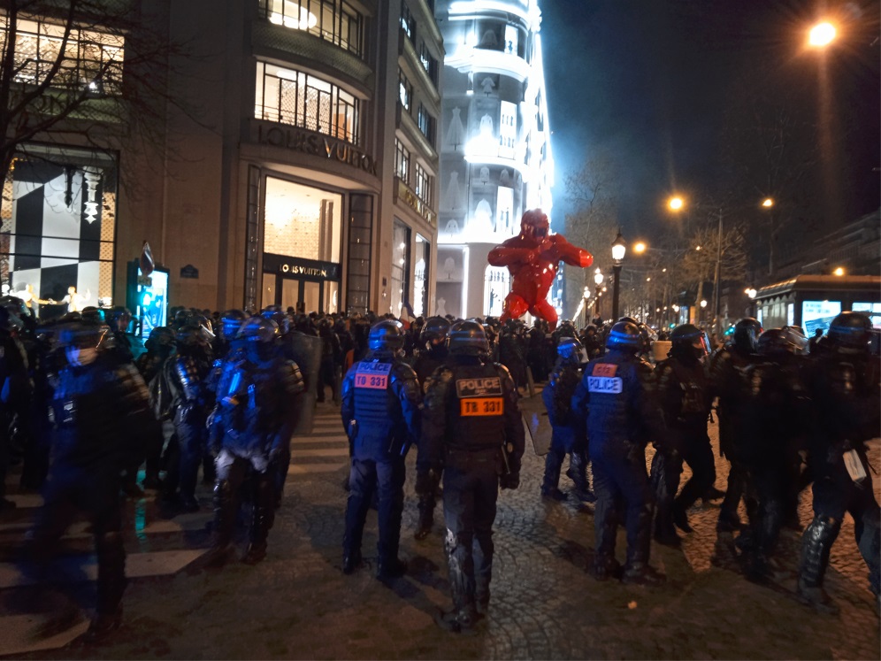 Manif du Convoi de la LIbert sur les Champs Elyses