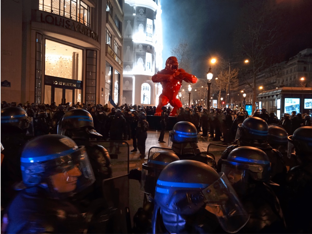 Manif du Convoi de la LIbert sur les Champs Elyses