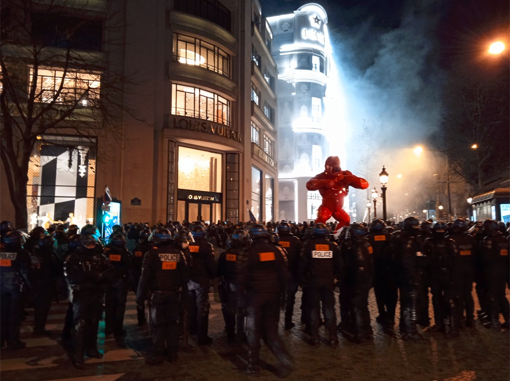 Manif du Convoi de la LIbert sur les Champs Elyses