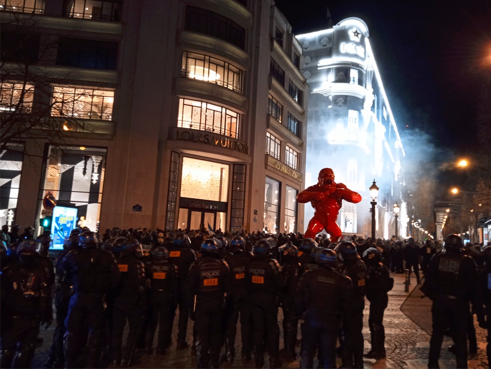 Manif du Convoi de la LIbert sur les Champs Elyses