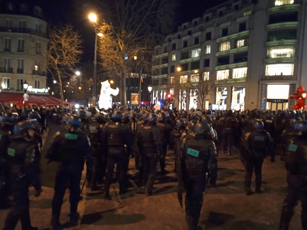 Manif du Convoi de la LIbert sur les Champs Elyses