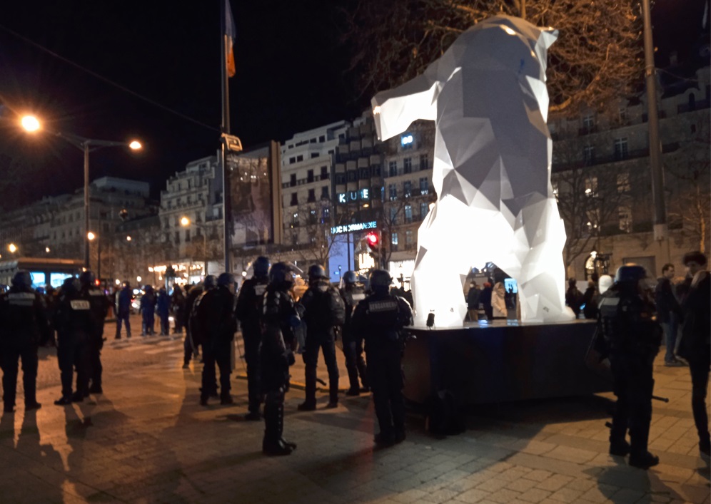 Manif du Convoi de la LIbert sur les Champs Elyses