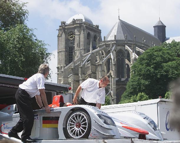 Audi + cath&eacute;drale